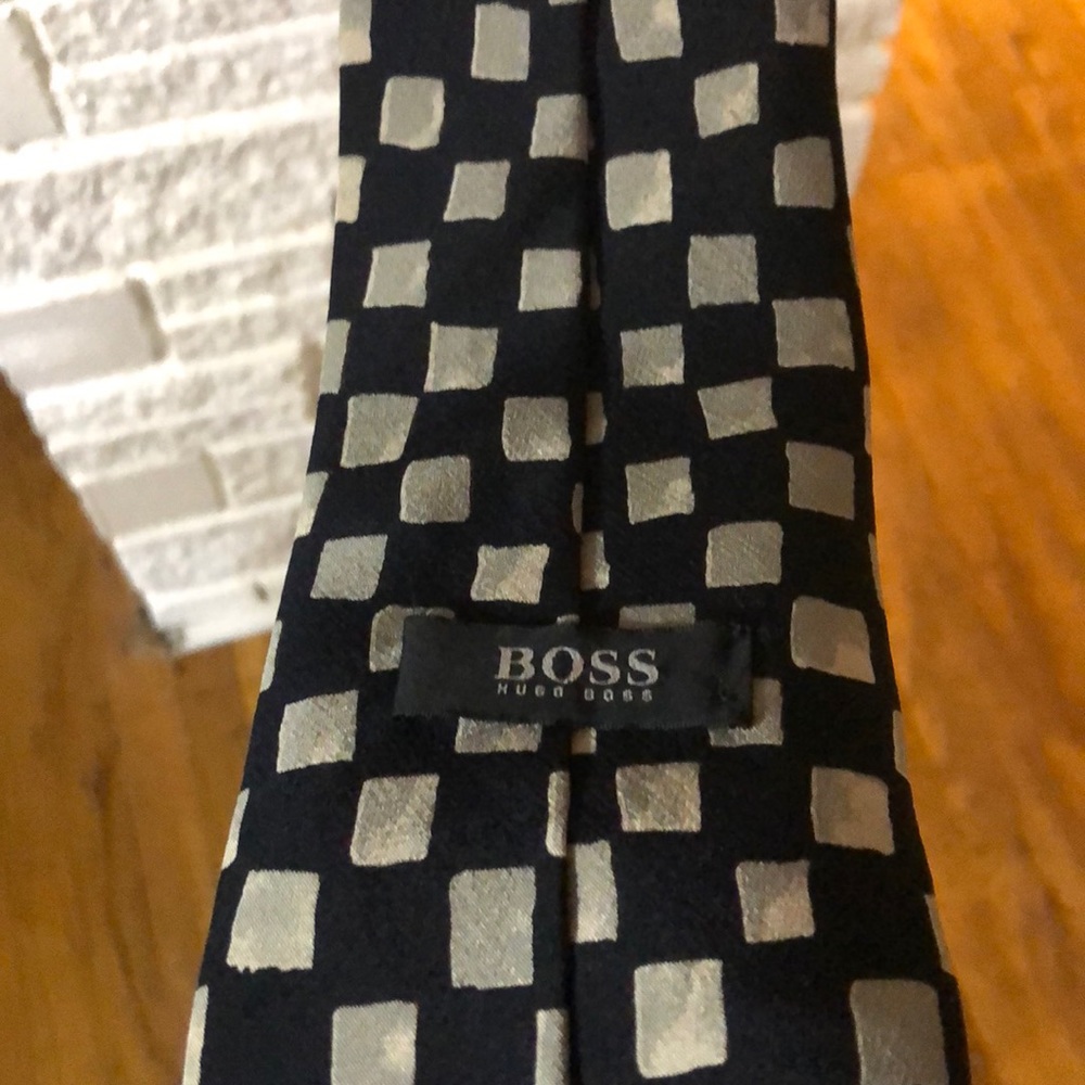 Hugo Boss tie - Picture 3 of 4